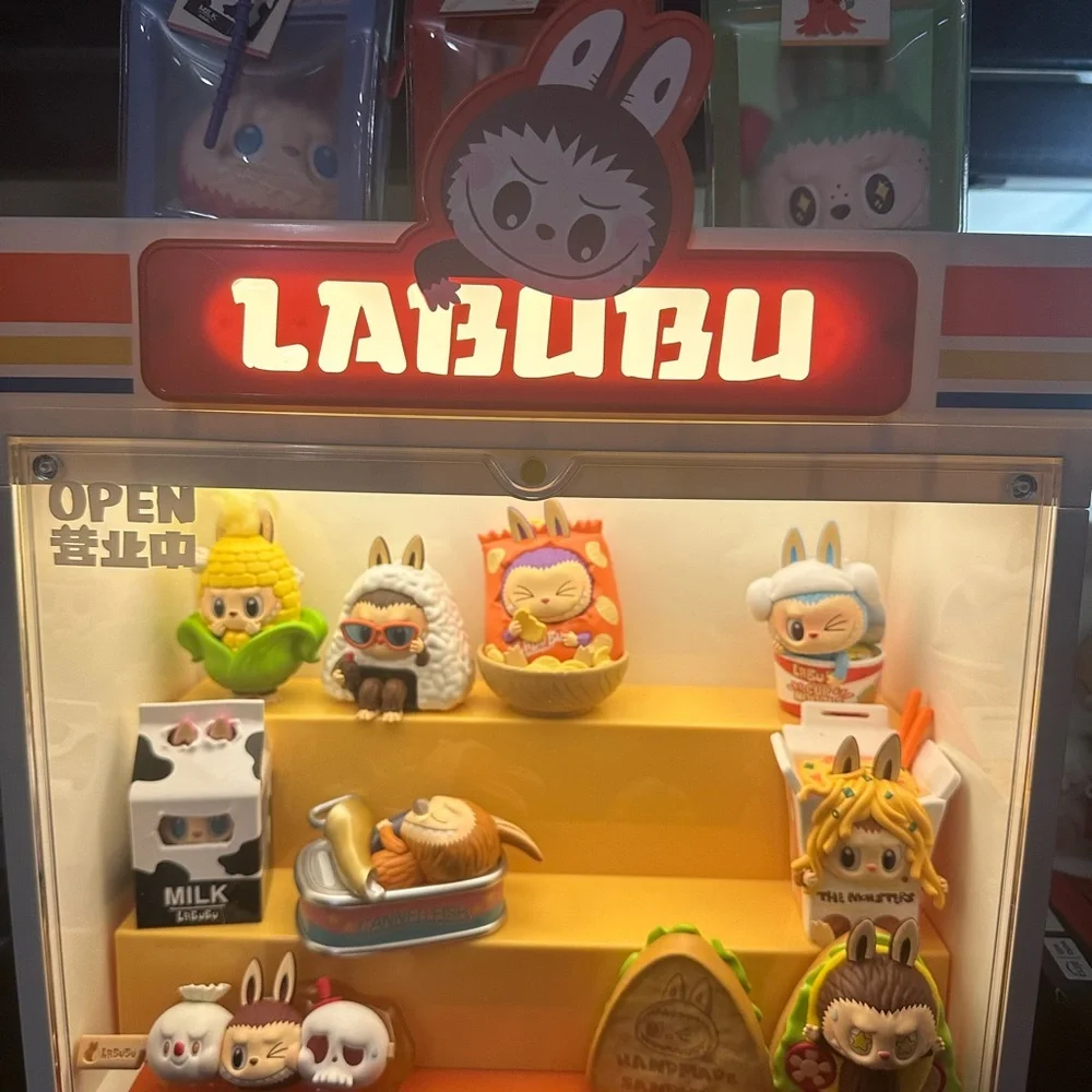The Monsters Labubu Wacky
Mart Figurine Display Box (Figures Not Included) - Picture 1 of 6